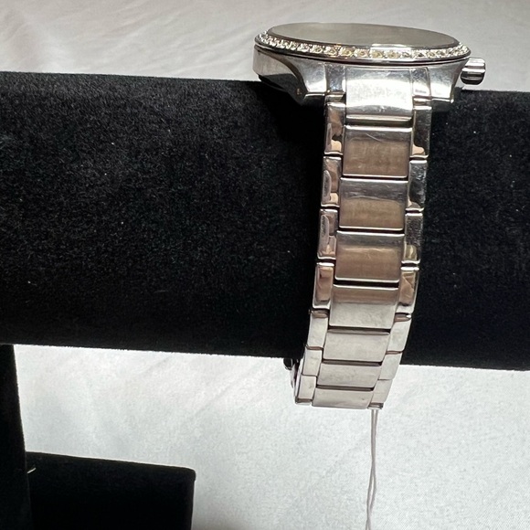 Silver Watch - Picture 4 of 4